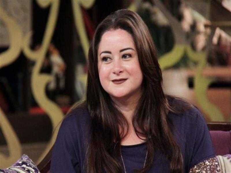 بالحجاب.. مي نور الشريف تثير الجدل بصورة جديدة لها