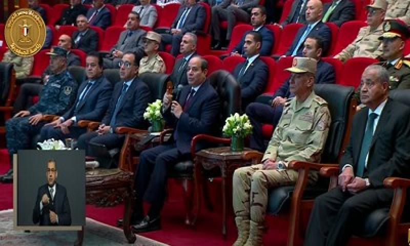 السيسي عن سلامة التغذية المدرسية: «مفيش فيها كلام»