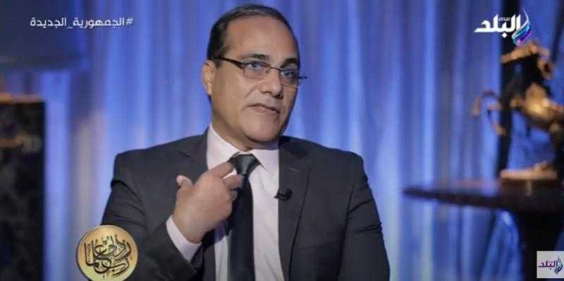 طبيب نفسي مُحذرًا الأزواج: الضغوط الأسرية تُعرض أطفالكم للاكتئاب - فيديو