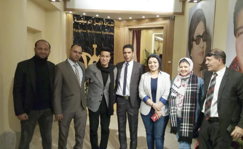 اتحاد الشباب العربي يكرم الفنان حلمي عبد الباقي