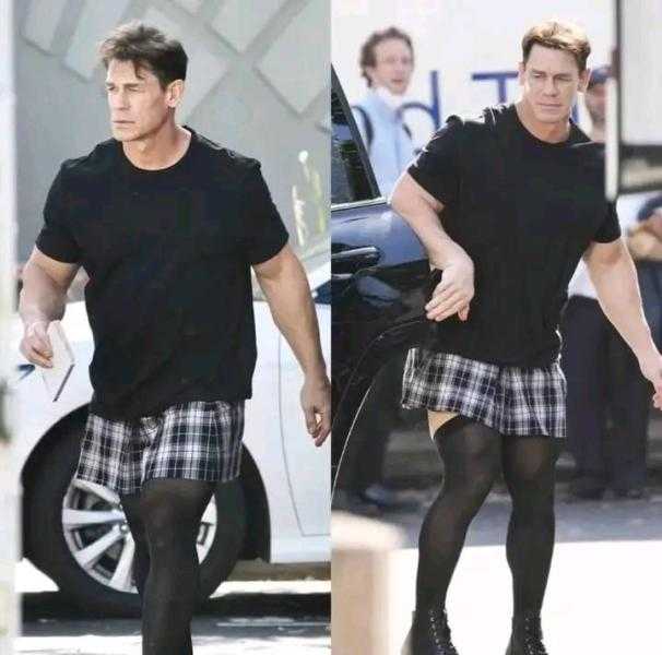 بمكياج كامل وجيبة.. جون سينا يثير الجدل بسبب شكل ملابسه النسائية