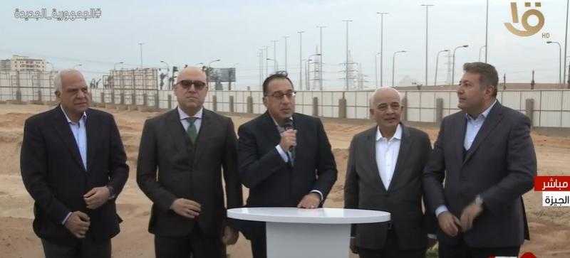 مدبولي: شباب مشروع السيارات لديهم فكر على أعلى مستوى «فيديو»