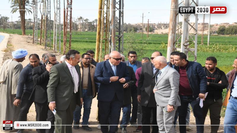جولة لمحافظ قنا