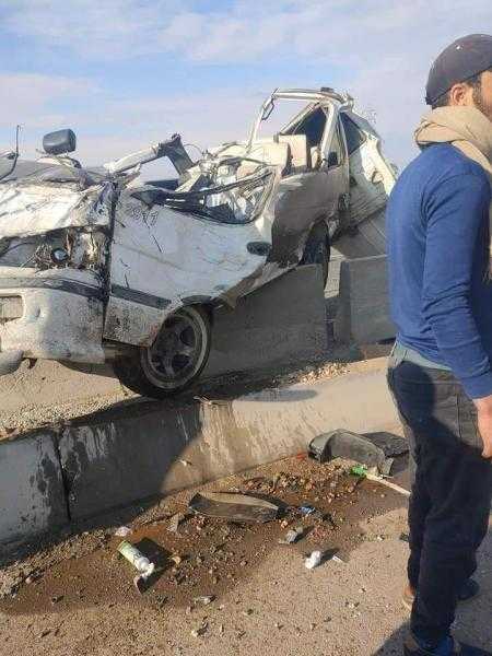 17 مصابا ووفيات.. انقلاب سيارة ميكروباص بصحراوي البحيرة