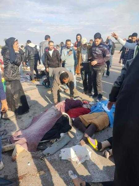 بالصور.. مصرع 4 أشخاص وإصابة 20 آخرين في حادث انقلاب سيارة ميكروباص بالبحيرة