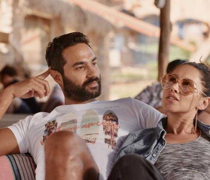 بطريقة رومانسية.. كريم فهمي يحتفل بعيد الحب