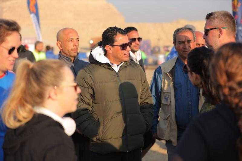 وزير الرياضة يُطلق شارة بدء ماراثون سقارة بالجيزة بمشاركة 1000 متسابق