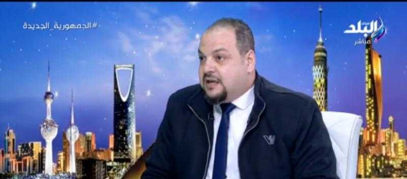 شاهد.. خبير أمن معلومات يُفجر «كارثة» بشأن مراقبة الهواتف