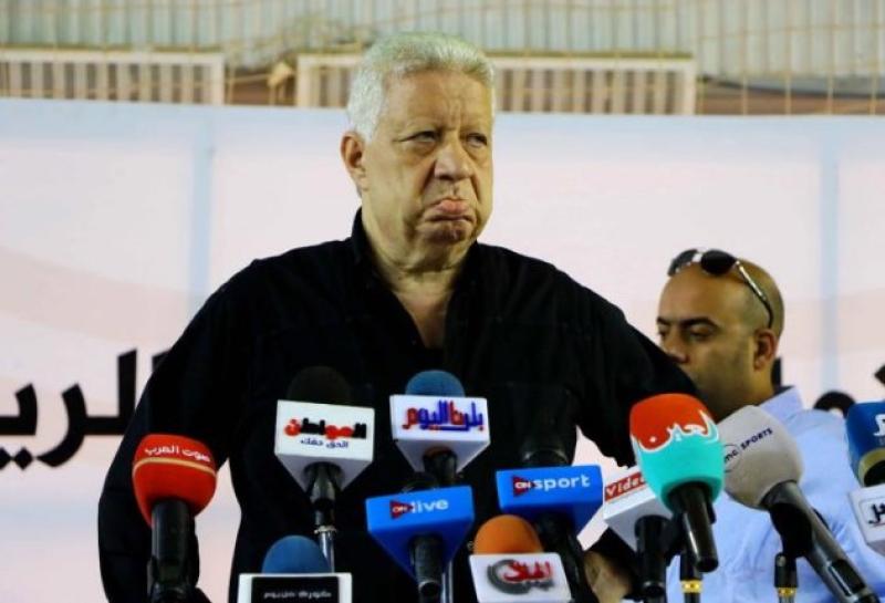 مرتضى منصور لمشجع زملكاوي: «أنت مزقوق عليا»