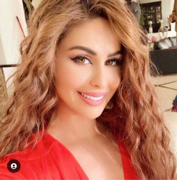 فستان أحمر ومكياج صاخب.. مي سليم تظهر بإطلالة ساحرة