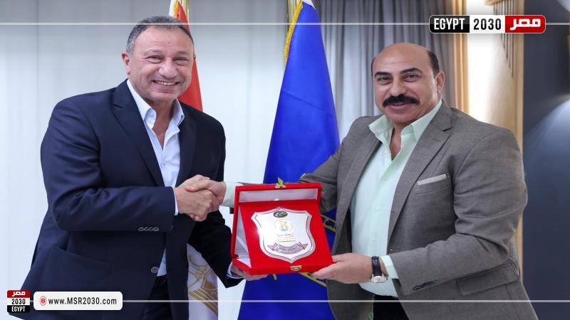 الخطيب ومحافظ أسوان