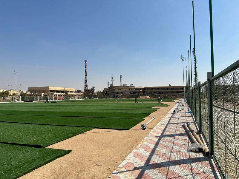  الشباب والرياضة: بدء أعمال تركيب النجيل بملاعب مركز شباب الحي السادس بأكتوبر