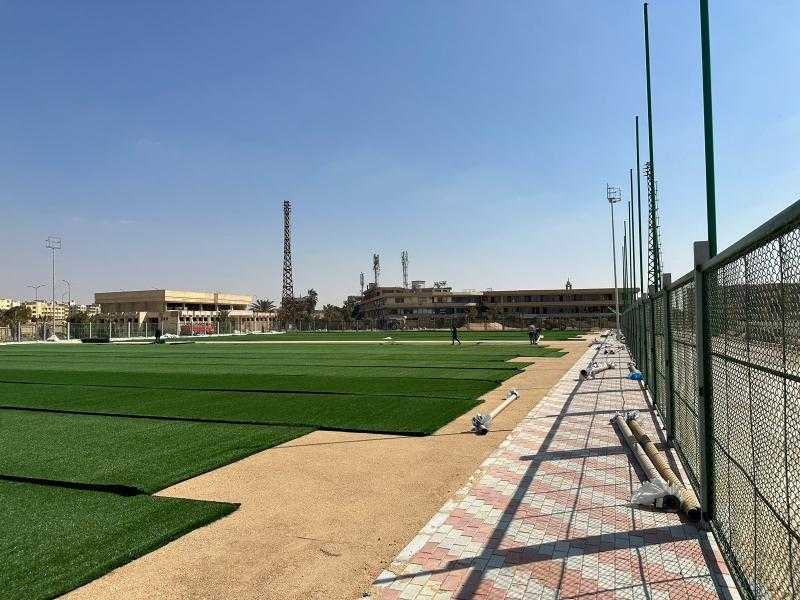 الشباب والرياضة: بدء تركيب النجيل بملاعب مركز شباب الحي السادس بأكتوبر
