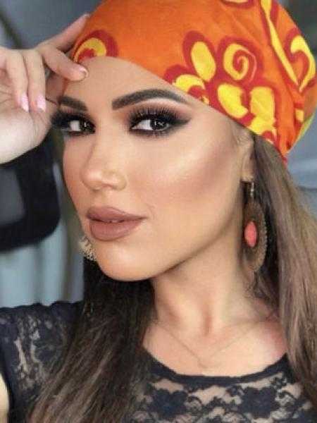 إيمي طلعت زكريا بإطلالة رياضية من داخل الجيم