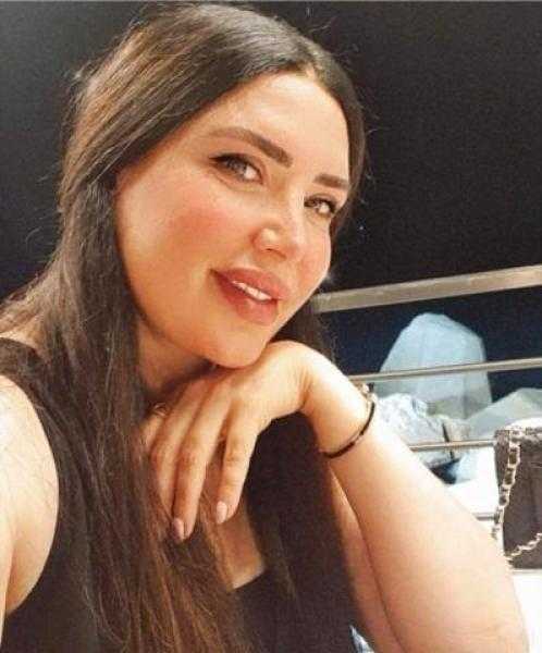 بفستان أسود مكشوف البطن والأكتاف.. عبير صبري بإطلالة ناعمة