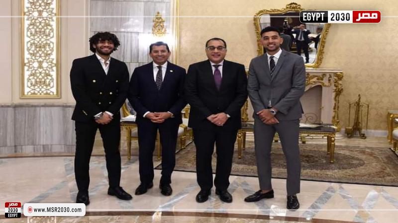 رئيس الوزراء ووزير الرياضة رفقة النني وكوكا