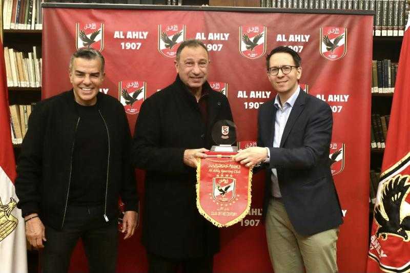 الخطيب يستقبل مدير كرة القدم في اتحاد الأندية الأوروبية المحترفة