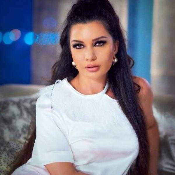 «بالتايجر».. إطلالة ناعمة للفنانة لاميتا فرنجية