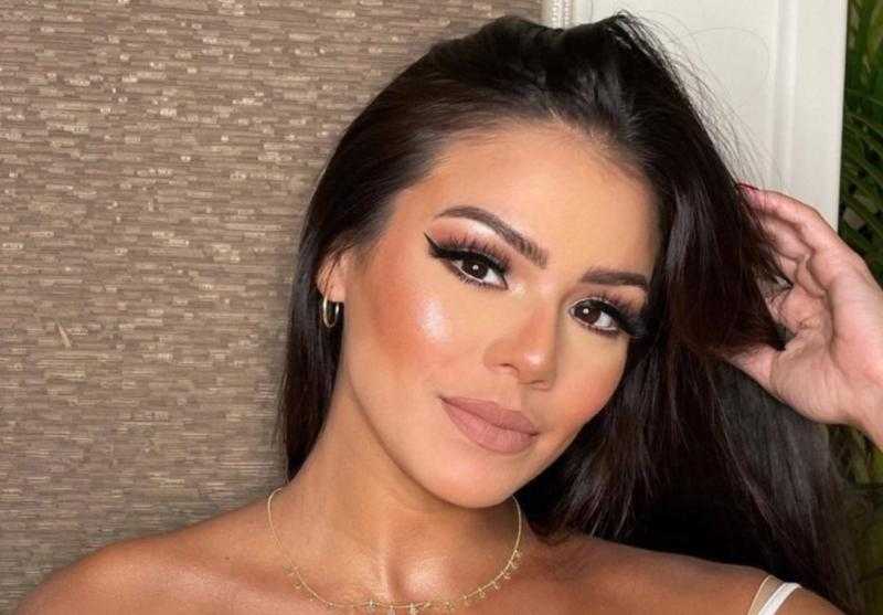 إطلالة مبهجة للراقصة البرازيلية لورديانا