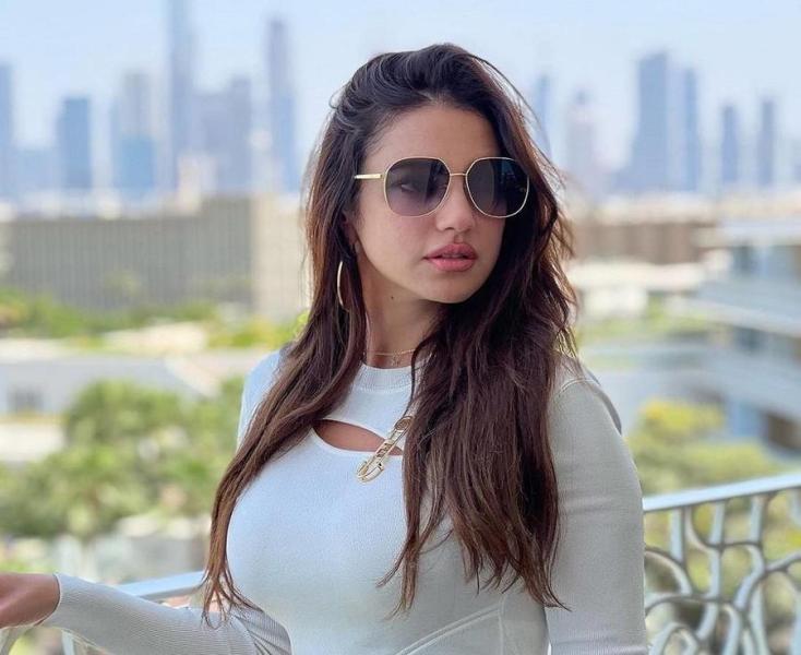 درة تخطف الأنظار بإطلالة ناعمة في أحدث ظهور