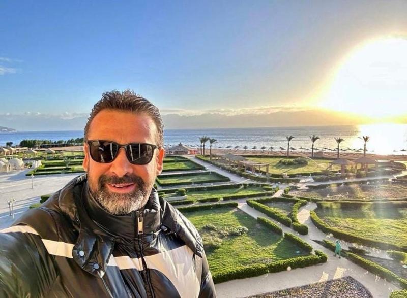 بإطلالة مشرقة.. كريم عبد العزيز يخطف الأنظار في أحدث ظهور