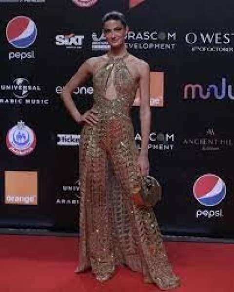 تارا عماد
