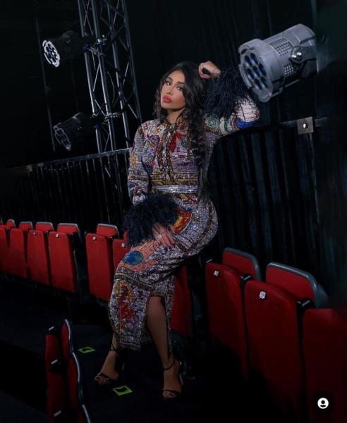 الجمهور يغازل الفنانة أحلام في أحدث ظهور لها