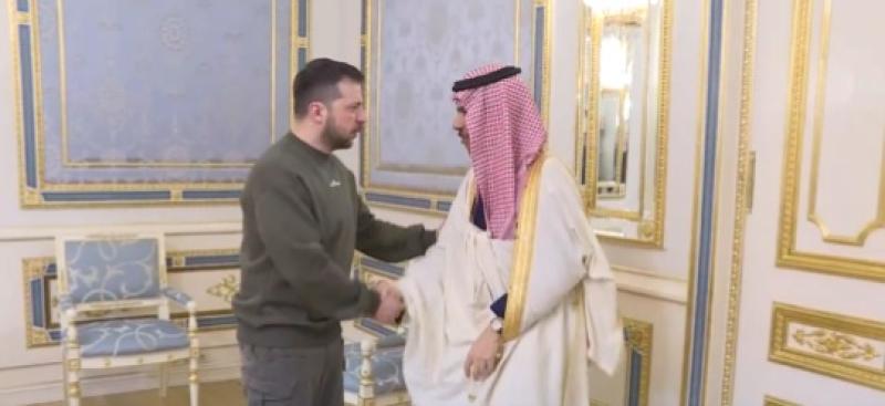 الرئيس الأوكراني يستقبل وزير الخارجية السعودي