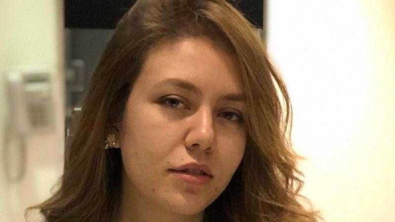 بدون مكياج.. إطلالة طبيعية للفنانة رحمة حسن