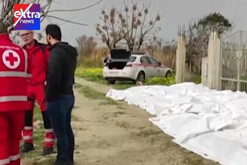 بينهم أطفال.. شاهد: غرق مركب قبالة سواحل إيطاليا