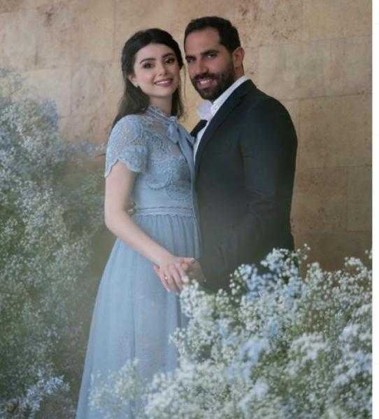 «بفستان كيت».. إطلالة ملكية لإبنة عاصي الحلاني في حفل خطوبتها