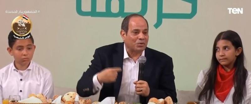 السيسي: «عملوا الحكومة عدو للشعب وعايزين يهدوه».. فيديو