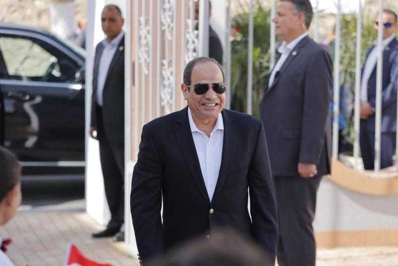 السيسي يتفقد مشروع سكن لكل المصريين بالمنيا الجديدة