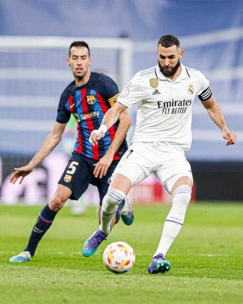 برشلونة يتقدم في الشوط الأول على ريال مدريد