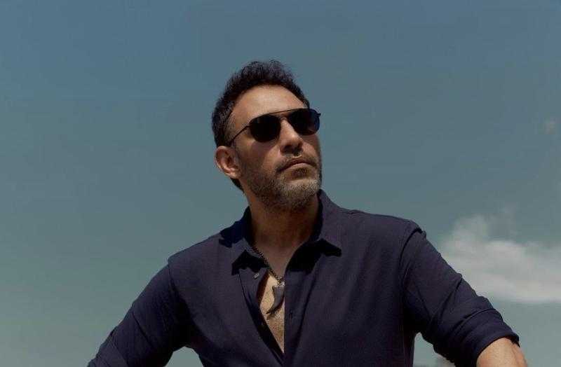 عمرو مصطفى يضع بصمته في رمضان بتتر «جت سليمة»