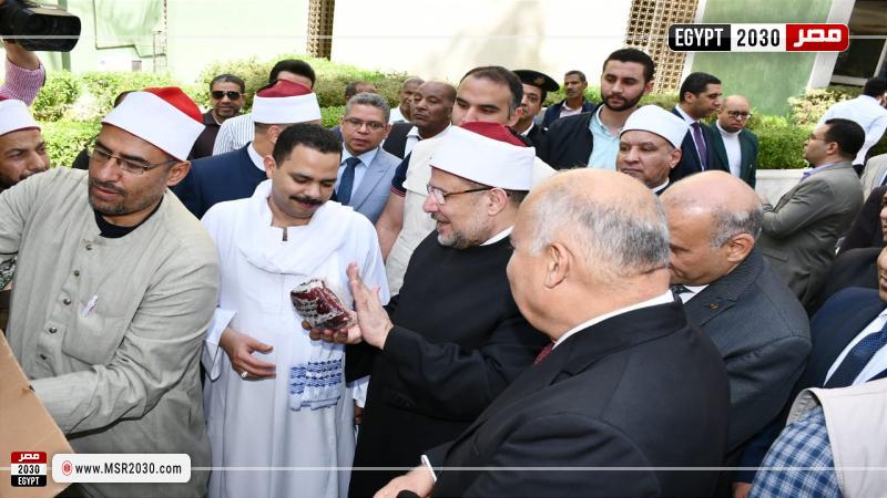 توزيع 2 طن من لحوم الصكوك في قنا