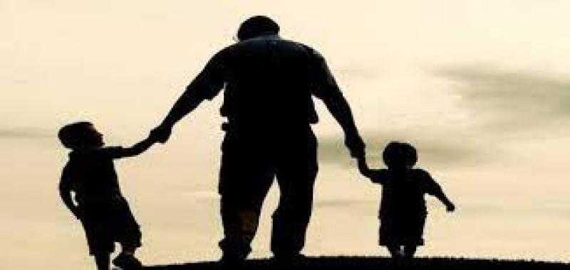 أب في دعوى حضانة: «خلعتني واتجوزت بفلوسي وحرماني من عيالي»