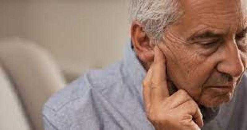 أسباب إصابة كبار السن بفقدان أو ضعف السمع