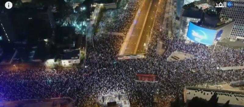 شاهد .. احتجاجات واسعة في إسرائيل ضد نتنياهو ودعوت لإضراب عام