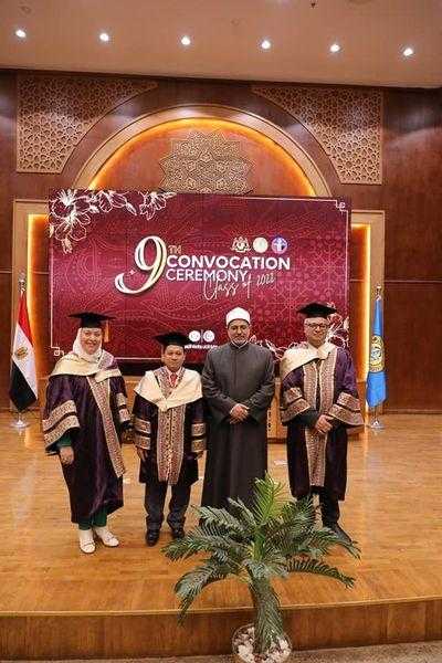 رئيس جامعة الأزهر يشهد تخريج الدفعة التاسعة من أطباء وطبيبات ماليزيا