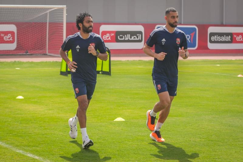 الأهلي يواصل تدريباته استعدادًا للمقاولون.. وتأهيل «الشحات والسولية»