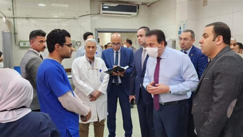 وزير الصحة خلال الجولة التفقدية