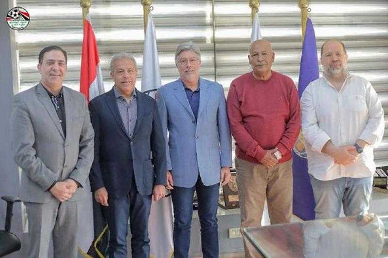 «مبلغ ضخم».. تعرف على راتب الخبير التحكيمي فيتور بيريرا