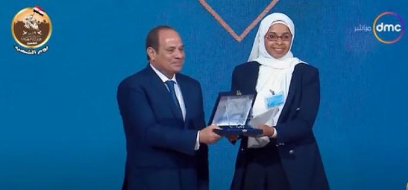 بعد تكريمها من السيسي.. نورا محسن تكشف تفاصيل مشروع «خالة العيال».. فيديو