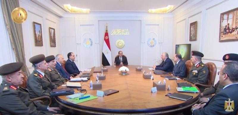 شاهد.. تفاصيل اجتماع الرئيس السيسي بعدد من المسؤولين اليوم