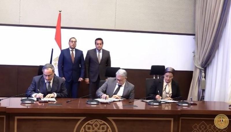 مدبولي يشهد توقيع اتفاقية إنشاء شركة لتشغيل مصنع السرنجات ذاتية التدمير.. «فيديو»