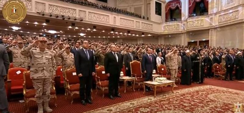 عزف سلام الشهيد في بداية الندوة التثقيفية للقوات المسلحة