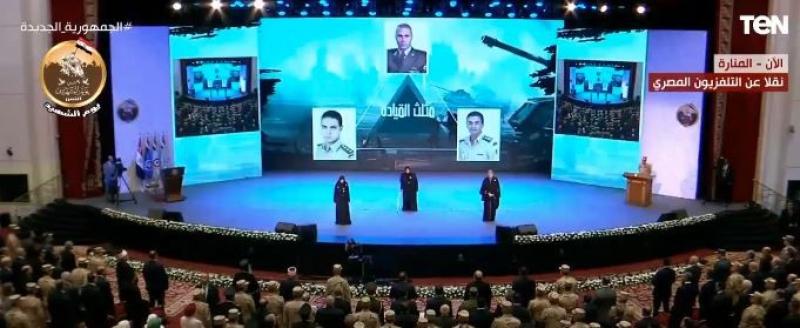 والدة شهيد للسيسي: «عايزين نشم ريحة أولادنا في سيناء».. ورد قوي من الرئيس.. «فيديو»