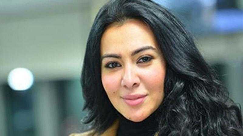 إطلالة ساحرة للفنانة ميرهان حسين في أحدث جلسة تصوير لها