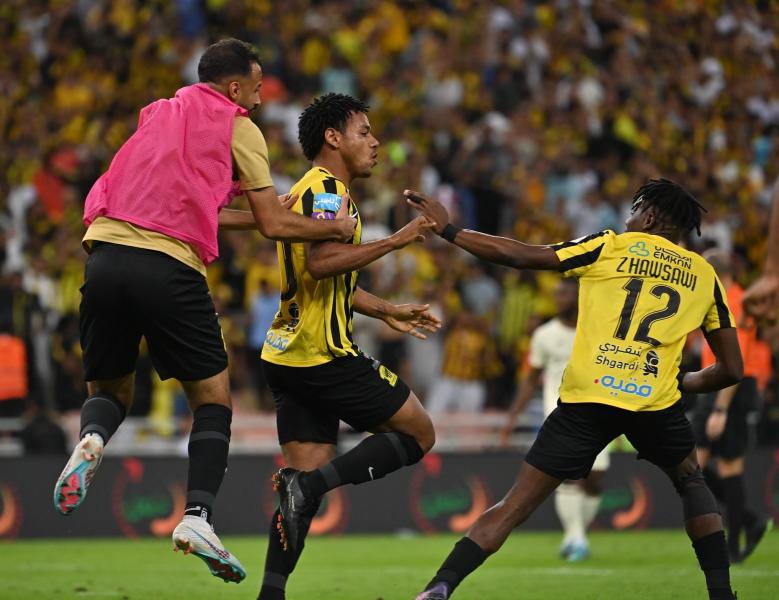 بمشاركة حجازي وطارق حامد.. اتحاد جدة يقهر النصر ورونالدو ويتصدر الدوري السعودي